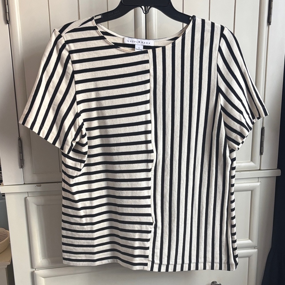 Loyal Hana Nursing Top